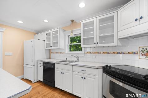 31 School Street Avon CT 06001