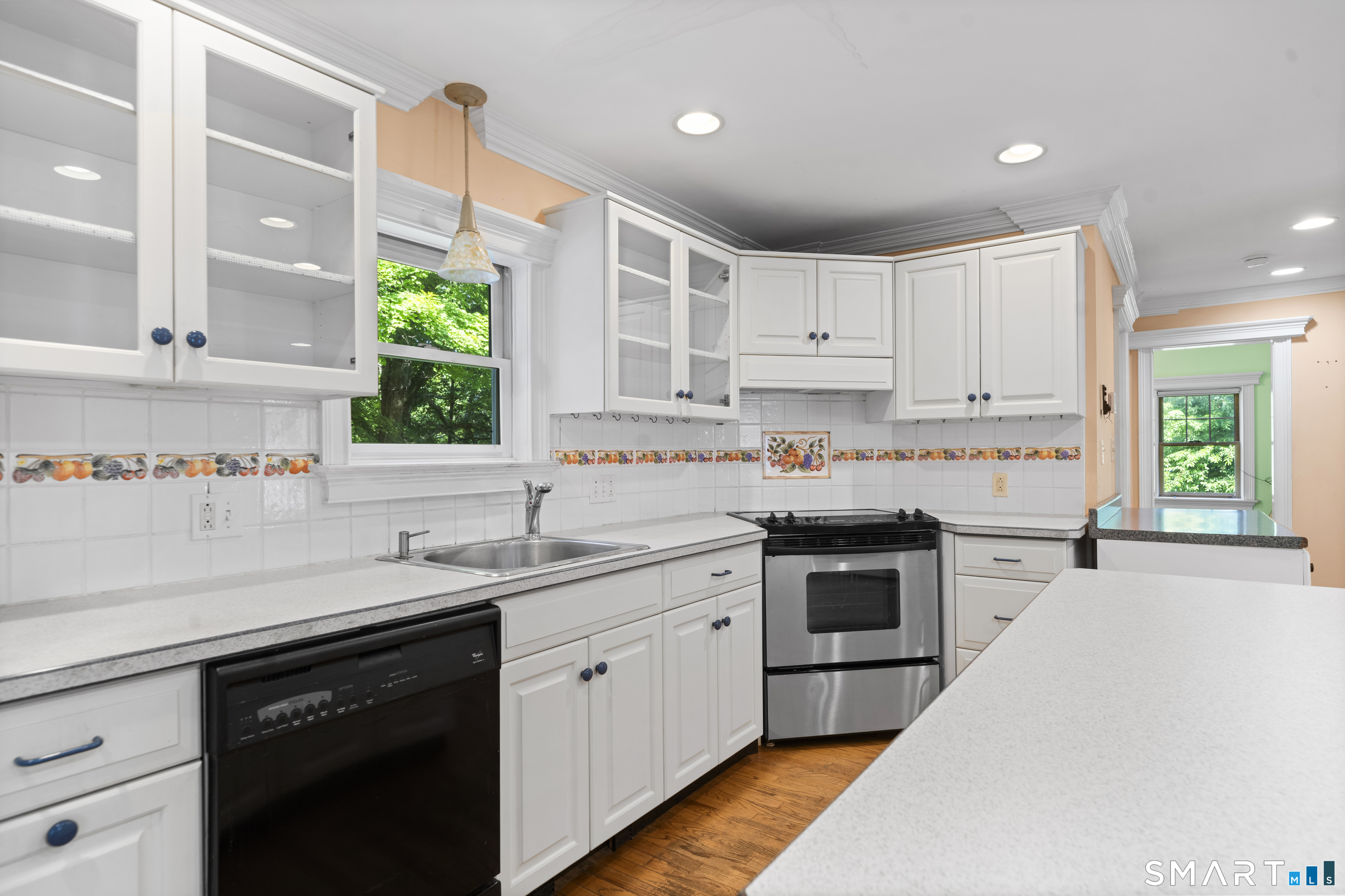 31 School Street Avon CT 06001