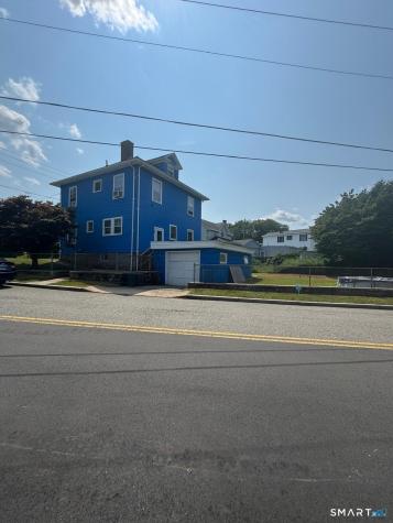 75 Willetts Avenue New London CT 06320