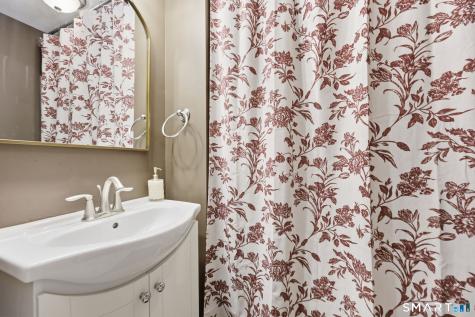 124 Jordan Lane Wethersfield CT 06109