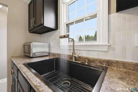 124 Jordan Lane Wethersfield CT 06109