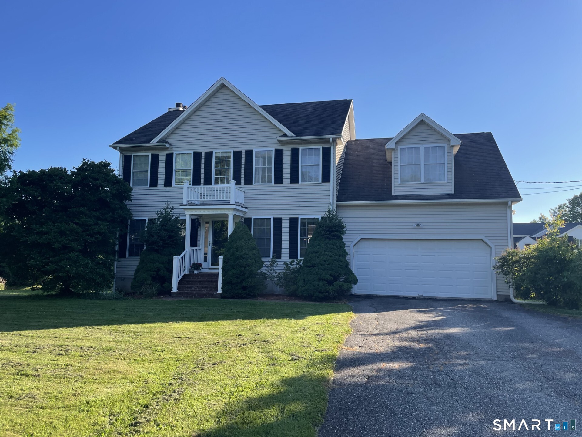 4 Meadow Road Newtown CT 06470