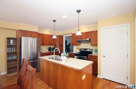 4 Meadow Road Newtown CT 06470