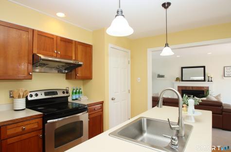 4 Meadow Road Newtown CT 06470