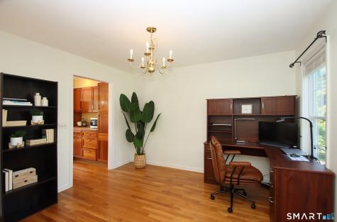 4 Meadow Road Newtown CT 06470