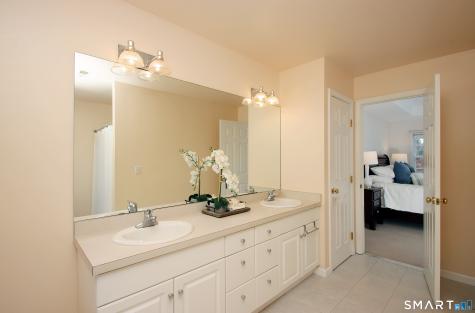 4 Meadow Road Newtown CT 06470