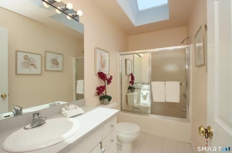 4 Meadow Road Newtown CT 06470