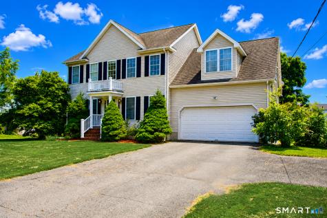 4 Meadow Road Newtown CT 06470