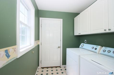 4 Meadow Road Newtown CT 06470