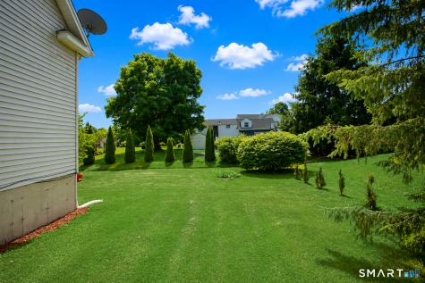 4 Meadow Road Newtown CT 06470
