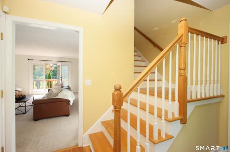 4 Meadow Road Newtown CT 06470