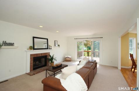 4 Meadow Road Newtown CT 06470