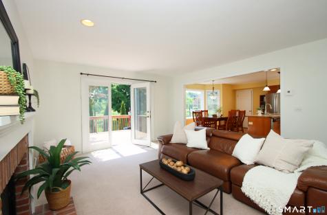4 Meadow Road Newtown CT 06470