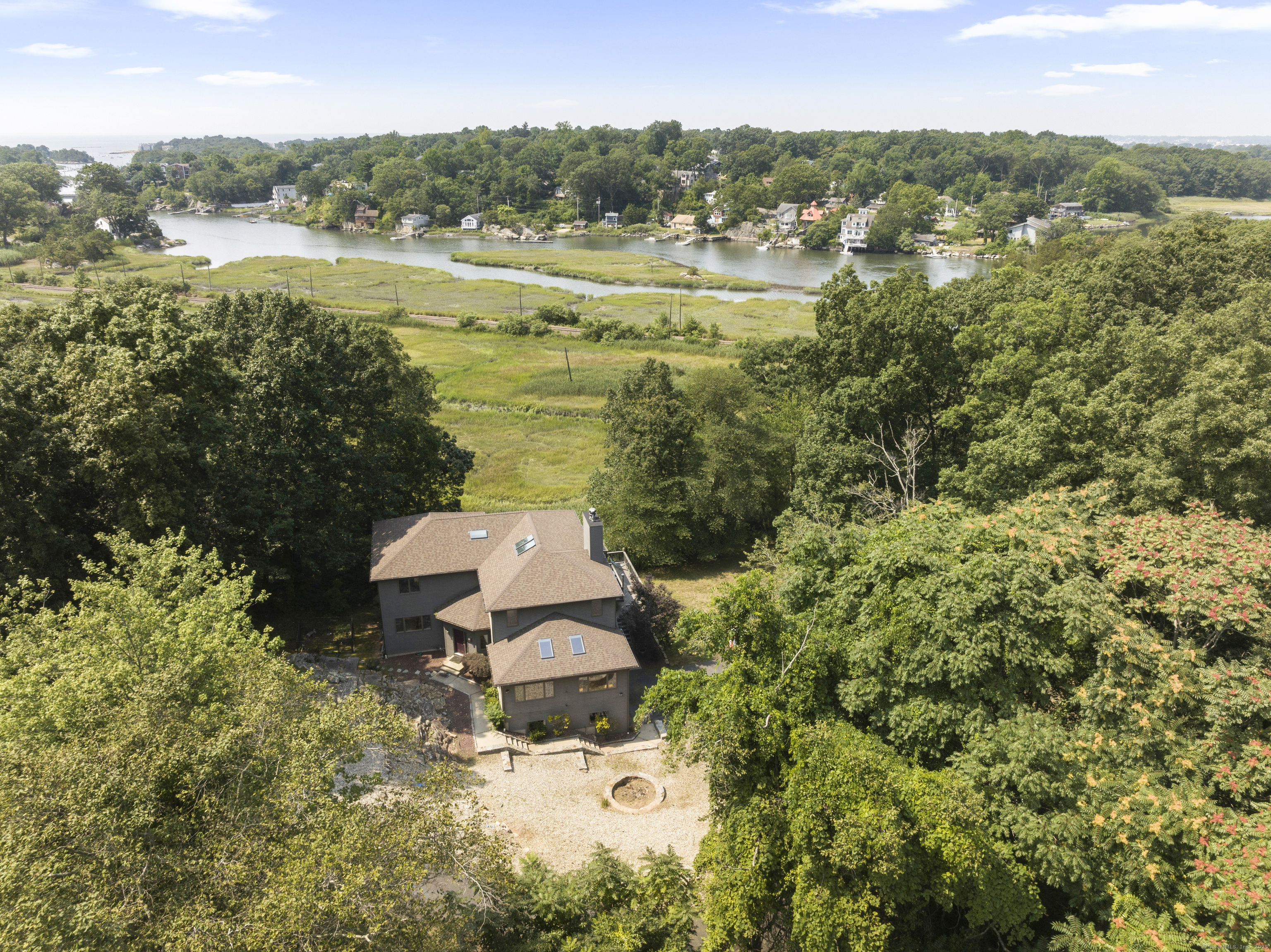 18 Spice Bush Lane Branford CT 06405