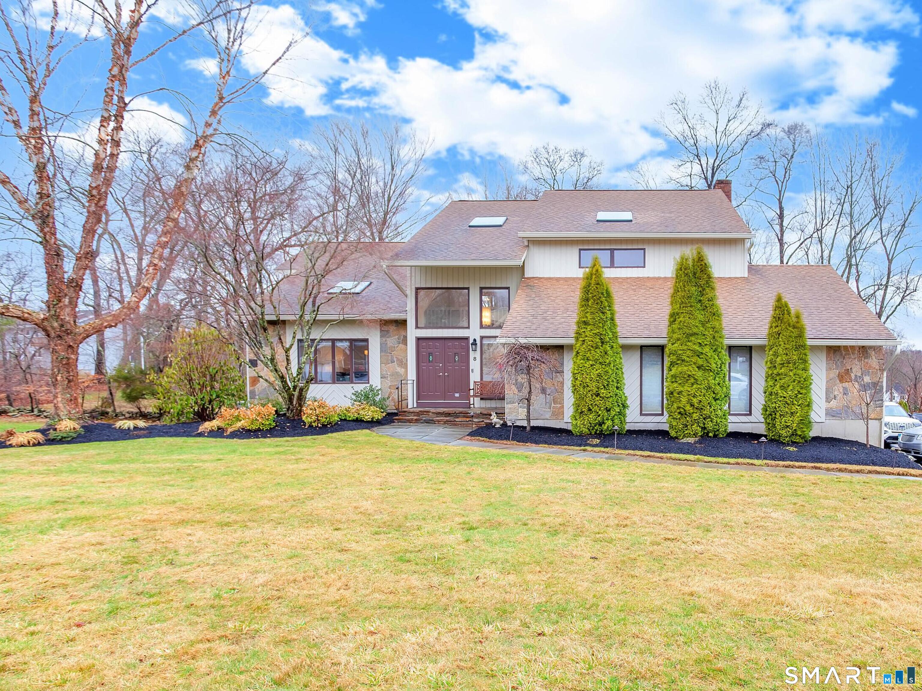 8 Lomartra Lane Branford CT 06405