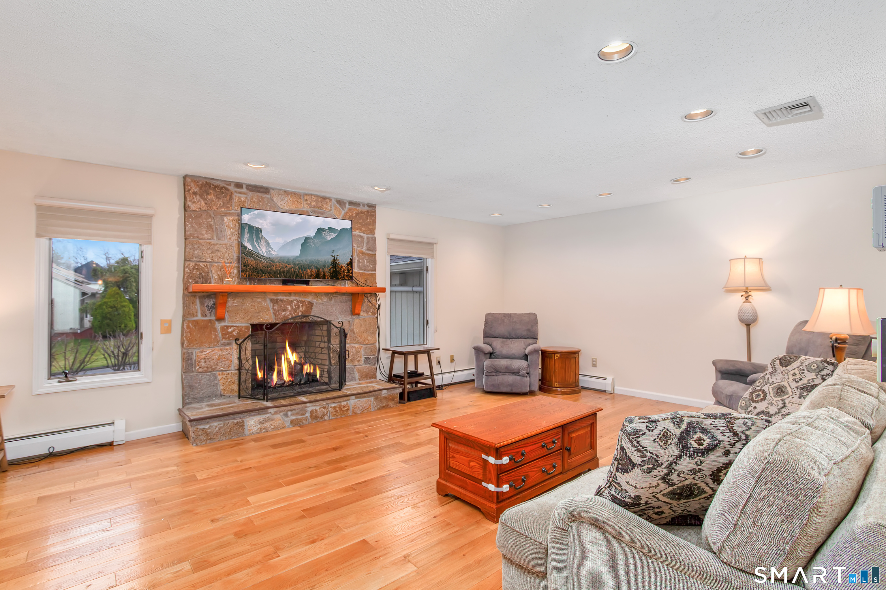 8 Lomartra Lane Branford CT 06405