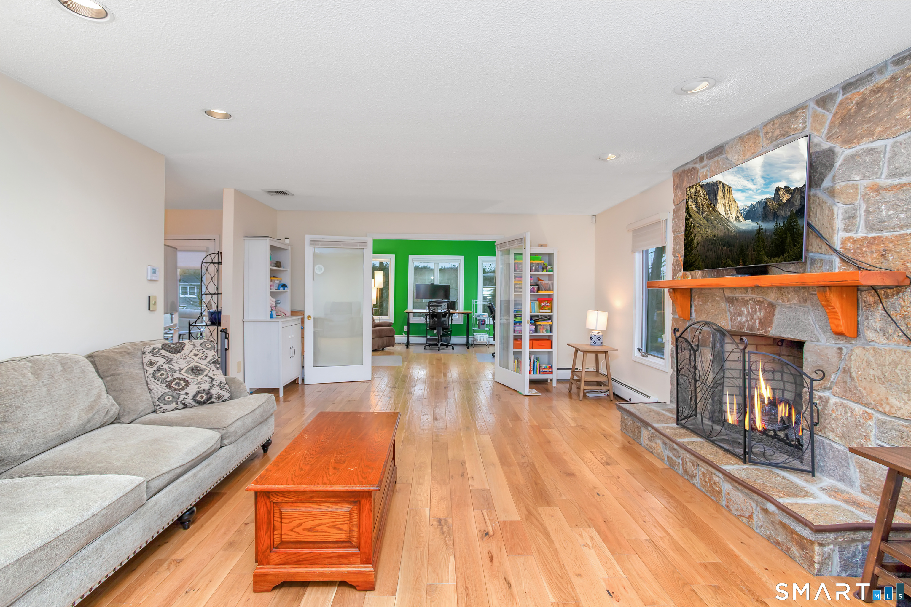 8 Lomartra Lane Branford CT 06405