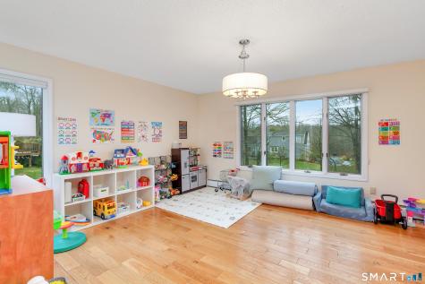 8 Lomartra Lane Branford CT 06405