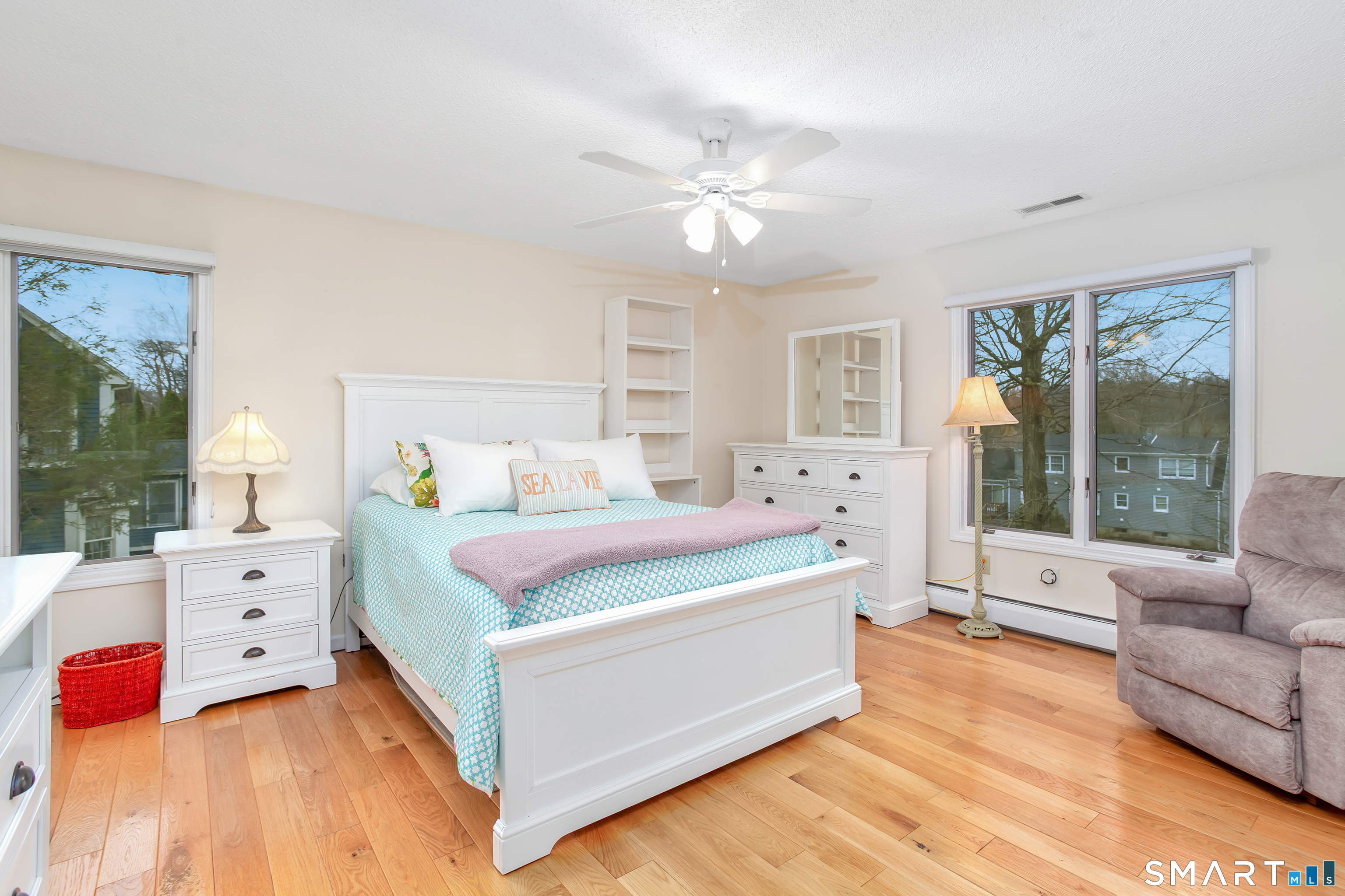 8 Lomartra Lane Branford CT 06405
