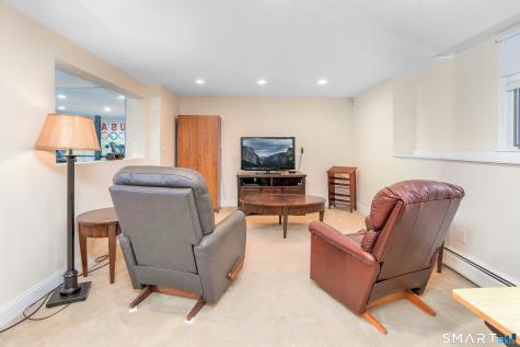 8 Lomartra Lane Branford CT 06405