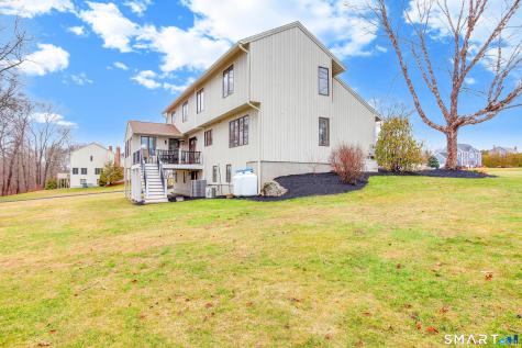 8 Lomartra Lane Branford CT 06405