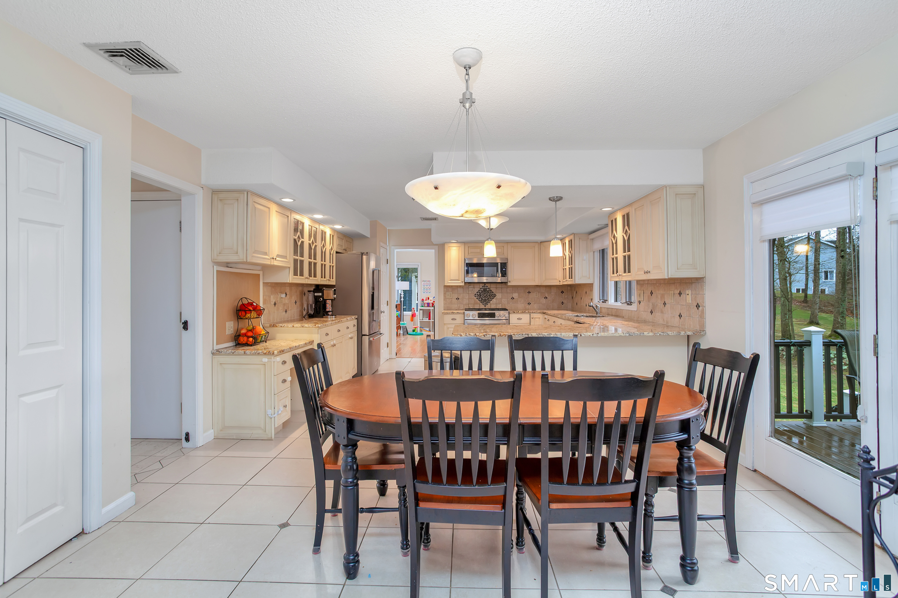 8 Lomartra Lane Branford CT 06405