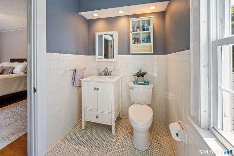 37 Ridgewood Avenue North Haven CT 06473