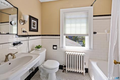 37 Ridgewood Avenue North Haven CT 06473