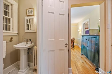 37 Ridgewood Avenue North Haven CT 06473
