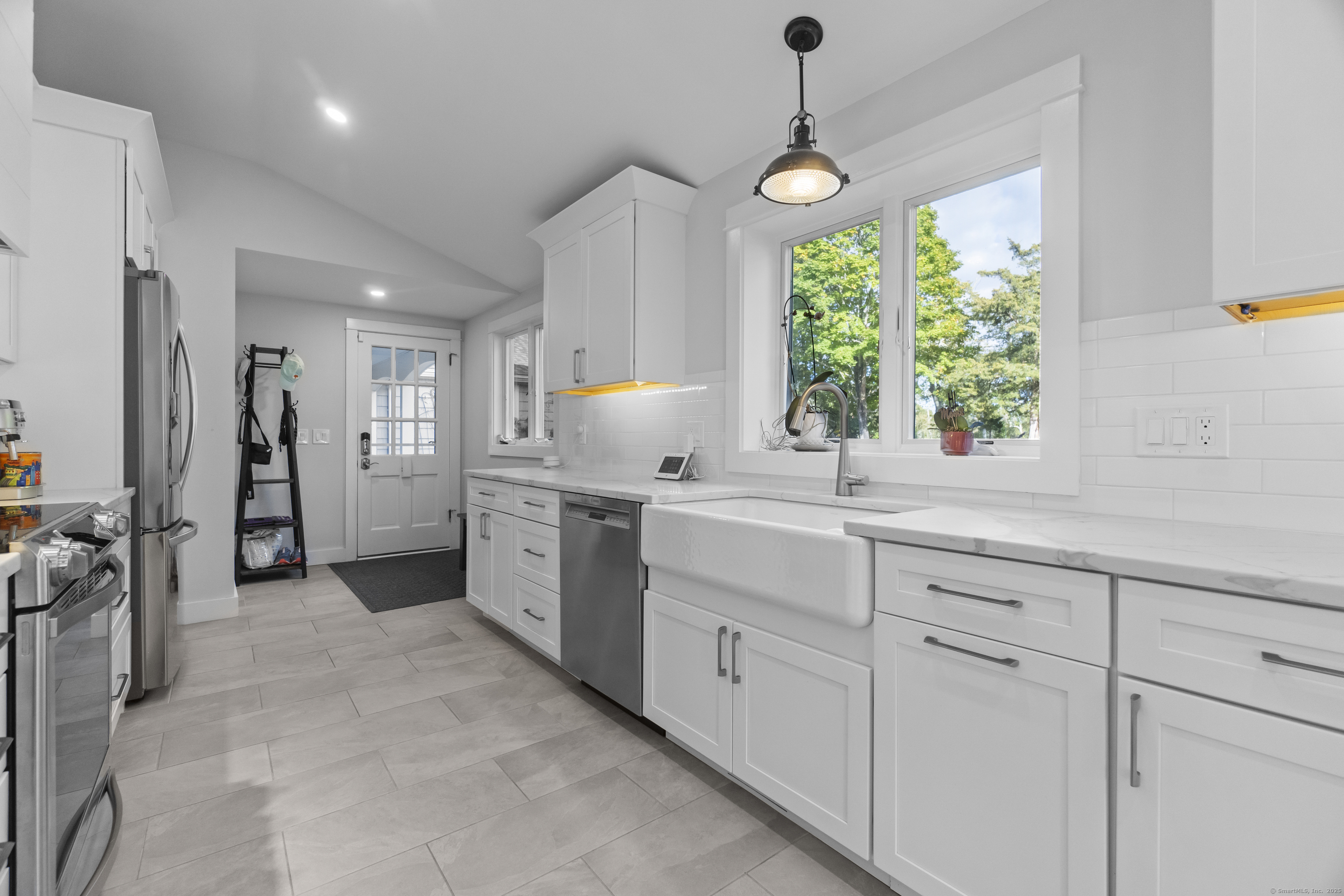 39 Gledhill Avenue Stonington CT 06378