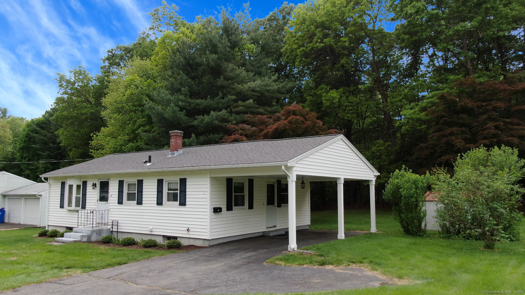 14 Winding Lane Enfield CT 06082