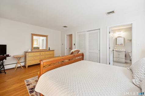 98 Merwin Circle Cheshire CT 06410