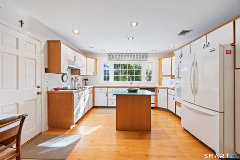 98 Merwin Circle Cheshire CT 06410