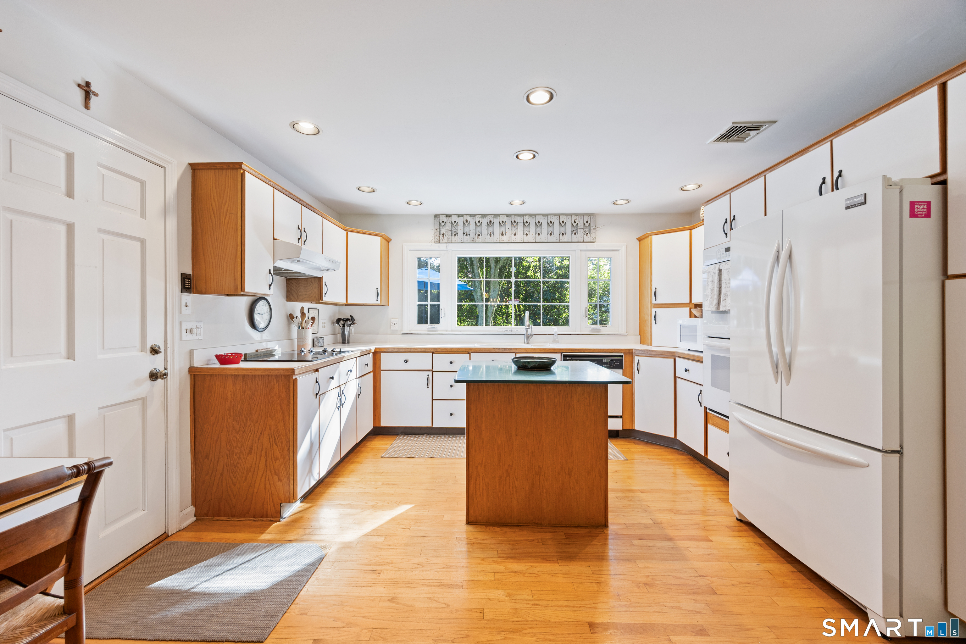 98 Merwin Circle Cheshire CT 06410