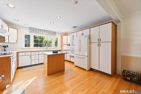 98 Merwin Circle Cheshire CT 06410