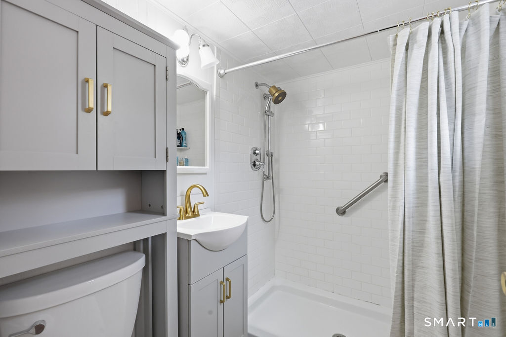 428 Welchs Point Road Milford CT 06460