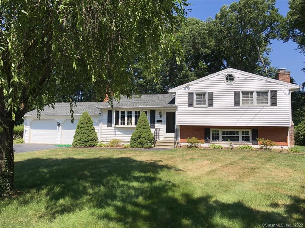 20 Elliot Court North Haven CT 06473