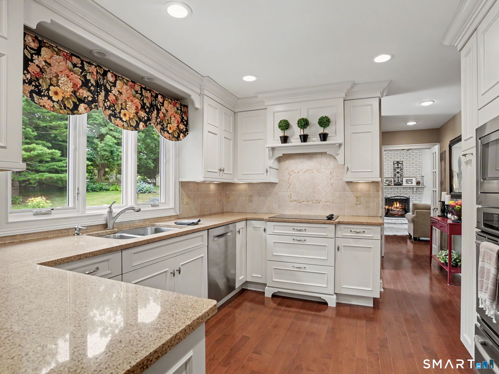 16 Mallett Drive Trumbull CT 06611