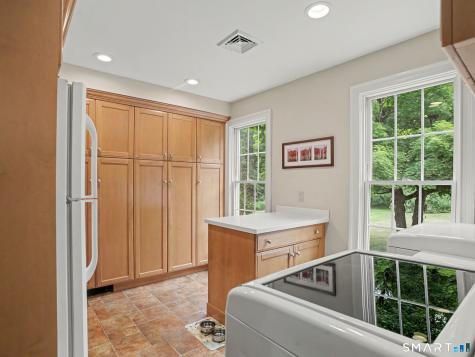 16 Mallett Drive Trumbull CT 06611