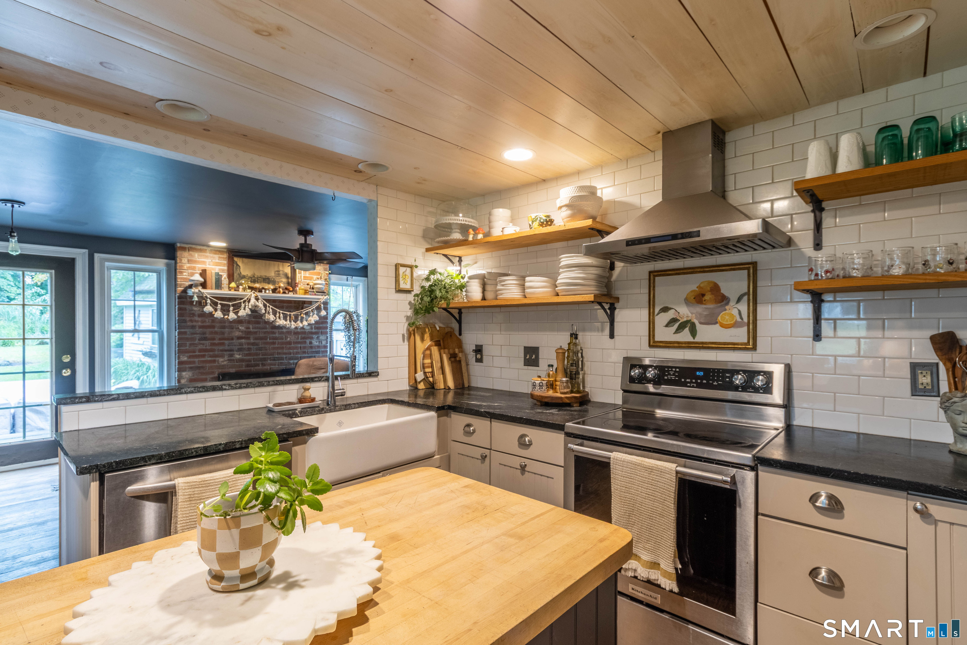18 Hicksville Road Cromwell CT 06416