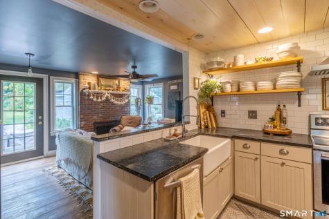 18 Hicksville Road Cromwell CT 06416