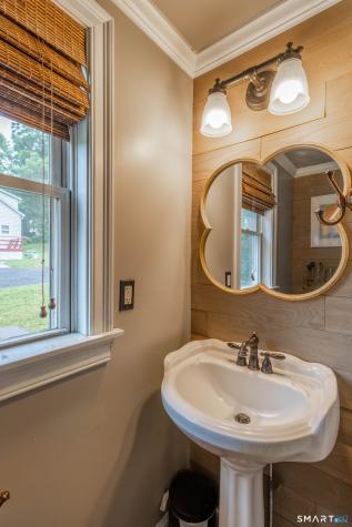 18 Hicksville Road Cromwell CT 06416