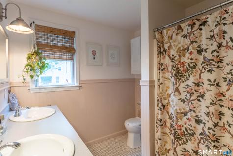 18 Hicksville Road Cromwell CT 06416