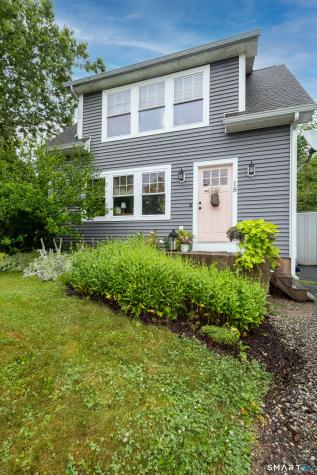 18 Hicksville Road Cromwell CT 06416