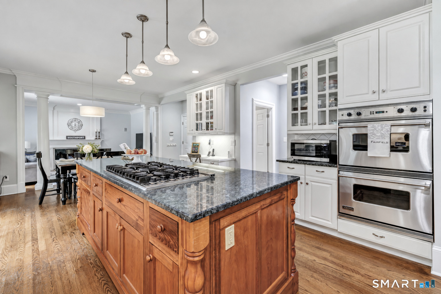 305 South Gate Lane Fairfield CT 06890