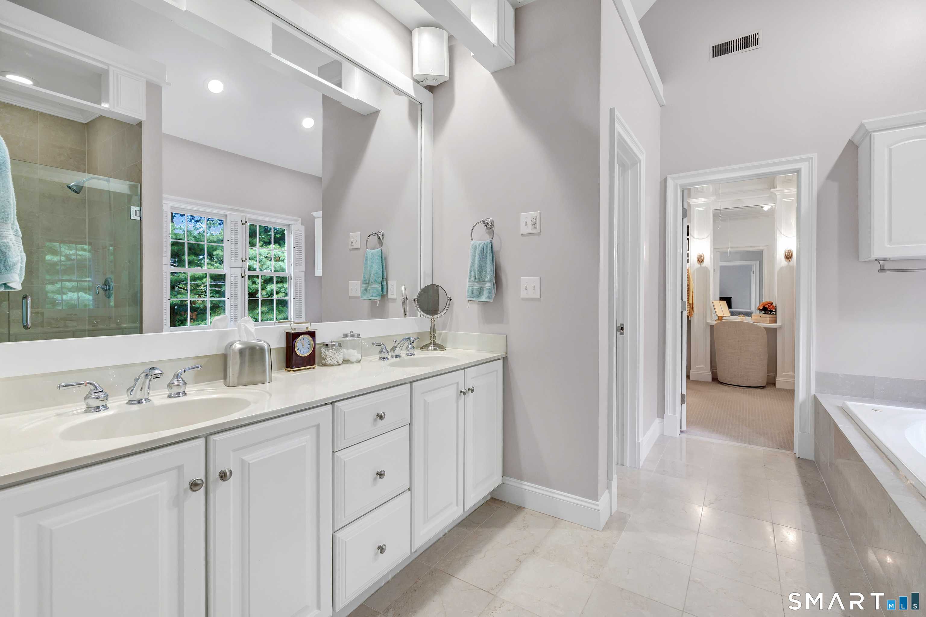 305 South Gate Lane Fairfield CT 06890