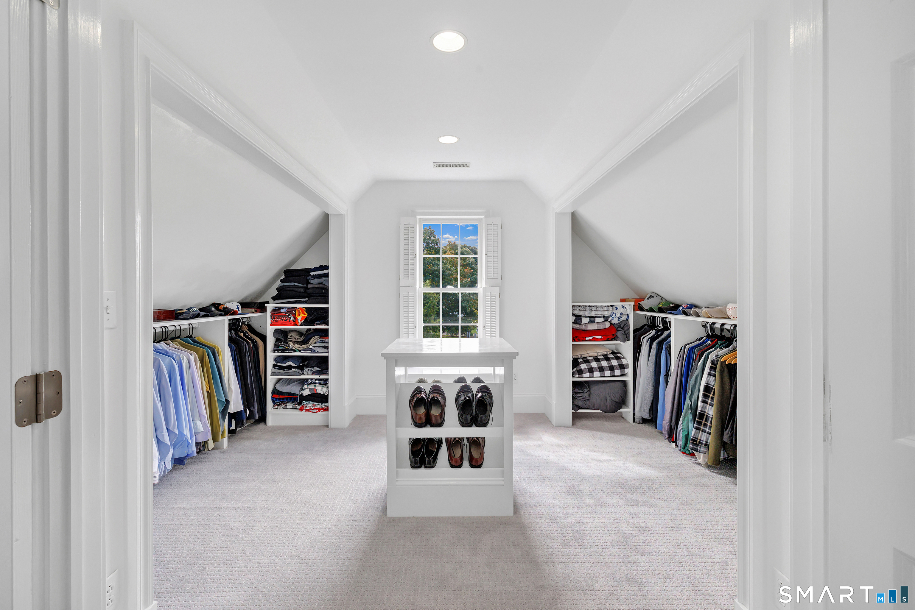 305 South Gate Lane Fairfield CT 06890