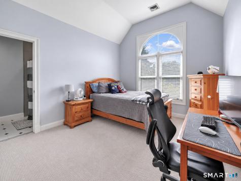 305 South Gate Lane Fairfield CT 06890