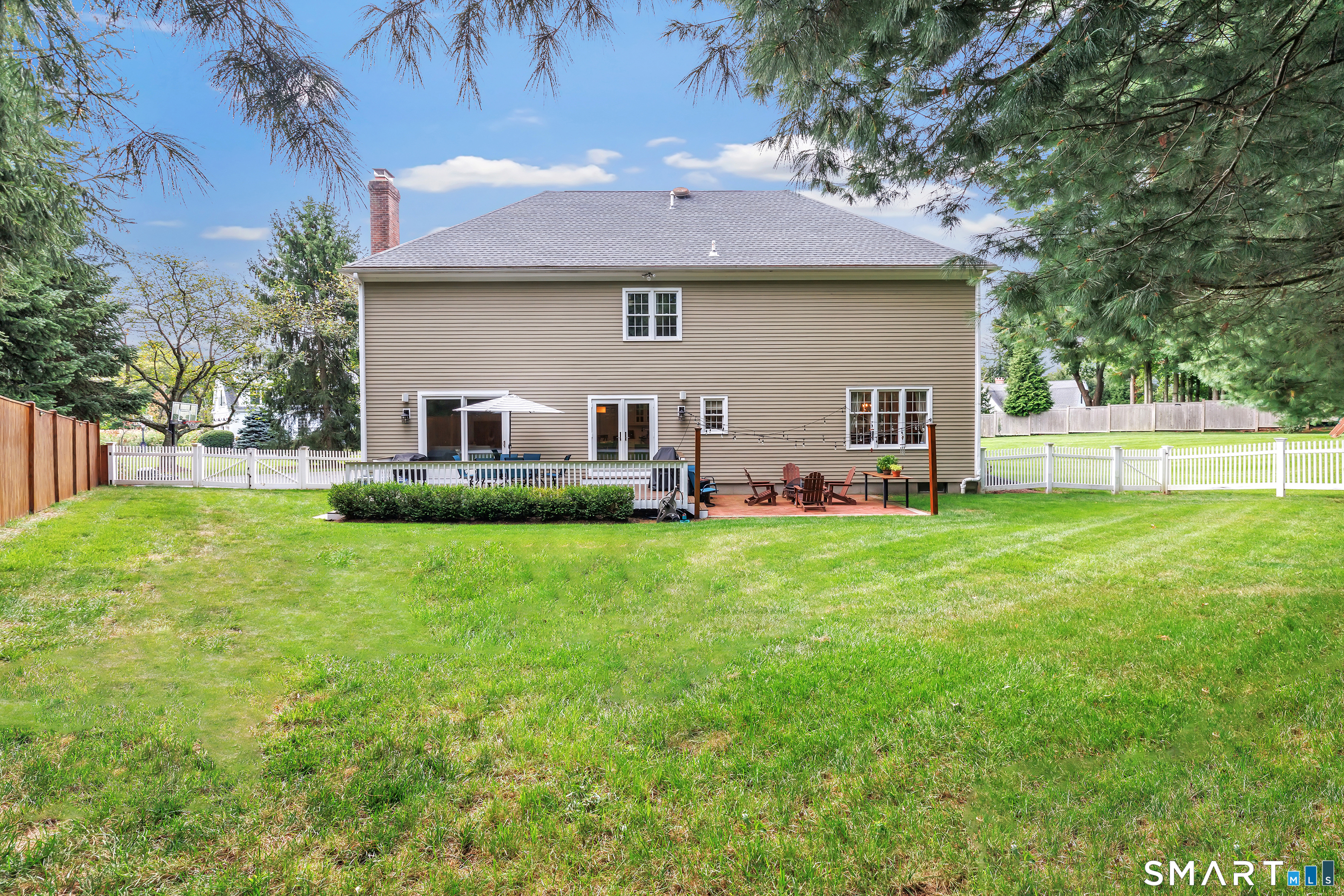 305 South Gate Lane Fairfield CT 06890