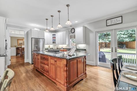 305 South Gate Lane Fairfield CT 06890
